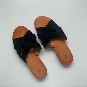 NEW Frye Carla Sandal